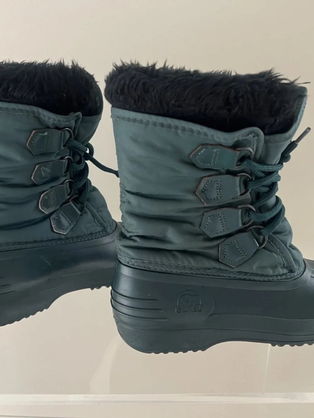 Sorel Dark Green Snow Boots Womens Size 8